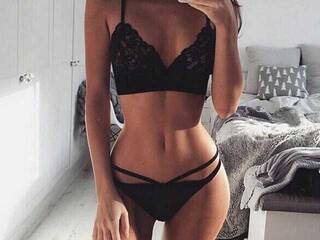 エロティックなビデオチャット michellerizzo