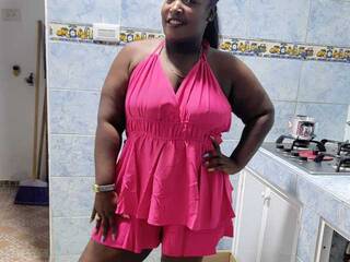 エロティックなビデオチャット MikaelaTaylor