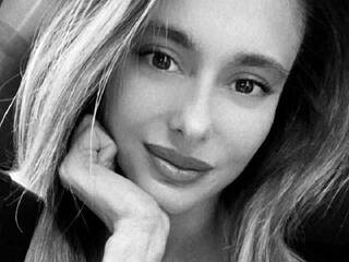 エロティックなビデオチャット Mikkajul