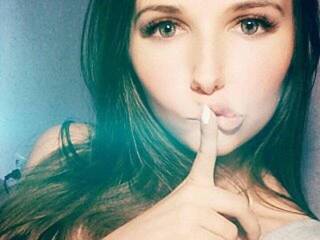 エロティックなビデオチャット Millayyaa