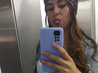 エロティックなビデオチャット Milodavies