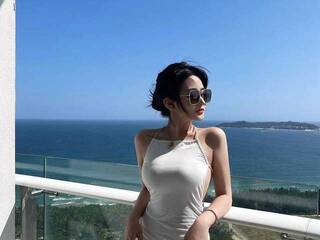 エロティックなビデオチャット Mina23ii