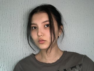 エロティックなビデオチャット MinaHin