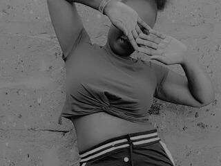 エロティックなビデオチャット Missbee1