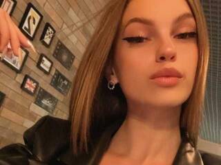 エロティックなビデオチャット MissSofiyka