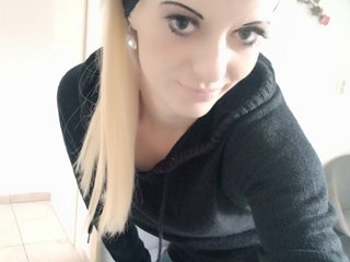 エロティックなビデオチャット MoaningKitty23