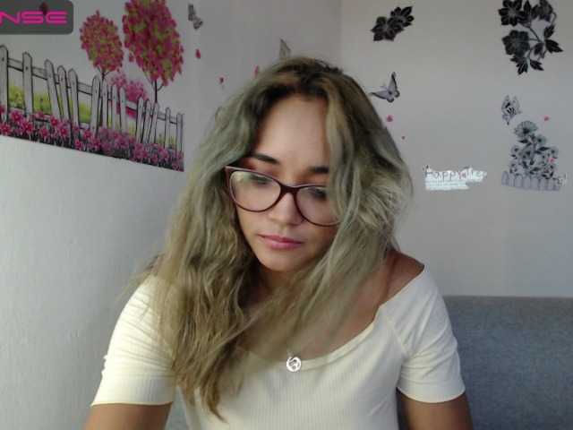 ブロードキャストスクリーンショット monica-squirt