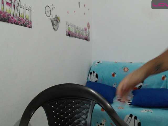 ブロードキャストスクリーンショット monica-squirt