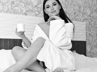 エロティックなビデオチャット Monika-Doll