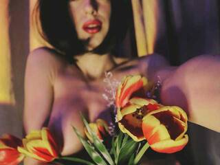 エロティックなビデオチャット Mussaenda