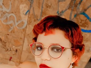 エロティックなビデオチャット NairyRed