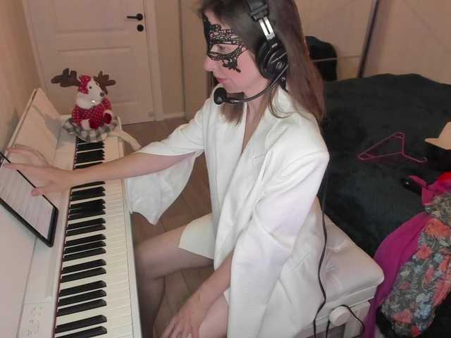 写真 PianoGirl Hi everyone. I am Anastasia :) 101 Take off dress, 102 put on dress, 103 change the dress, 70 autodj - dance, 10001 - take off mask