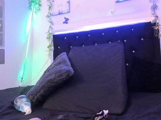 エロティックなビデオチャット NaomySaenz