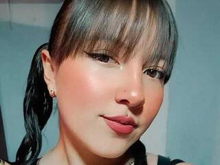 エロティックなビデオチャット naomythx