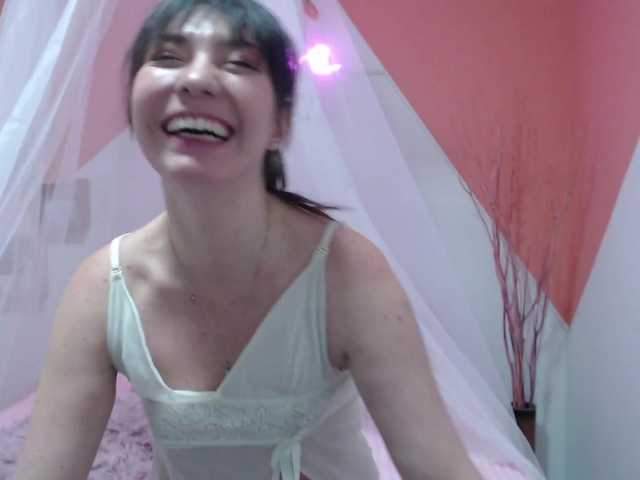 写真 Natasha-Quinn Welcome to my room! I am new here and I would like you to accompany me and we have fun together, I hope! #New #Latina # Sexy♥