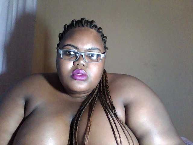 写真 NatashaBlack Hello. im a bbw #ebony #lovense #bigtittys, #bigass #hairy ass flash 20, boobs 15, naked 50, pussy 30. leve show 100tkns for 5 mins, the rest in private