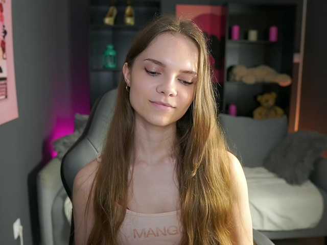 写真 NatashaMalko If you want to talk with somebody I'm here to make your day better I'm non nude but if you are brave you can make me naked :) #teen #squirt #anal #dildo #18