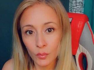 エロティックなビデオチャット naty-stone