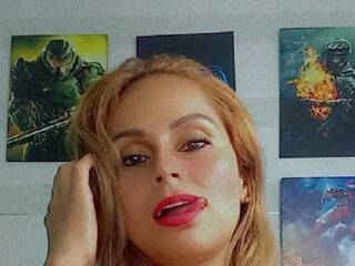 エロティックなビデオチャット naughtytitis