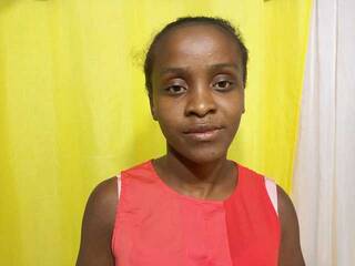 エロティックなビデオチャット Navalonahasina