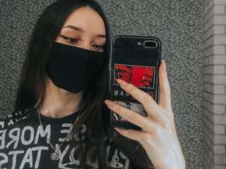 エロティックなビデオチャット INTRIGANTKA_