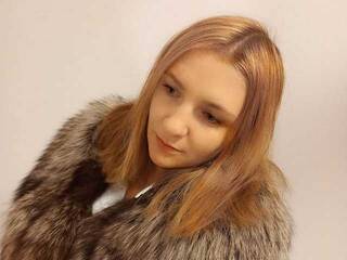 エロティックなビデオチャット NellaHeart