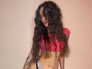 エロティックなビデオチャット NessaBarett1