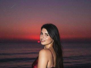 エロティックなビデオチャット NestiSharm