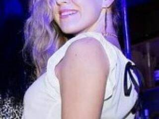 エロティックなビデオチャット nezhnayaaaa