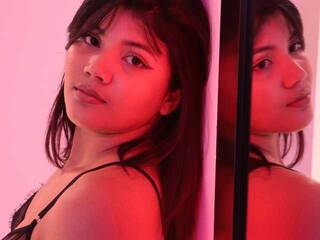 エロティックなビデオチャット NicoleHills