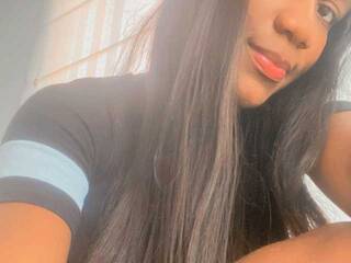 エロティックなビデオチャット NicoleHillss