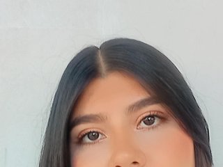 エロティックなビデオチャット NicolleDiaz