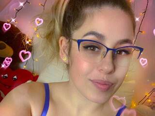 エロティックなビデオチャット NicollSweetXo