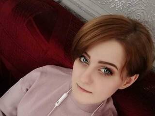 エロティックなビデオチャット NikaRatt