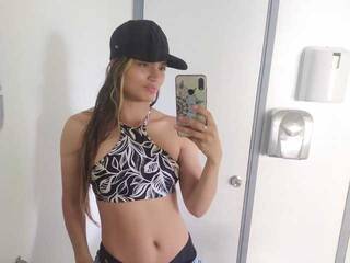 エロティックなビデオチャット NikkiHanson