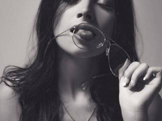 エロティックなビデオチャット nikkithouson