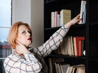 エロティックなビデオチャット NikolRedMilf