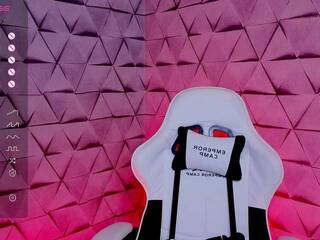 エロティックなビデオチャット NikolSol