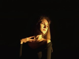 エロティックなビデオチャット Niktoria-Shy