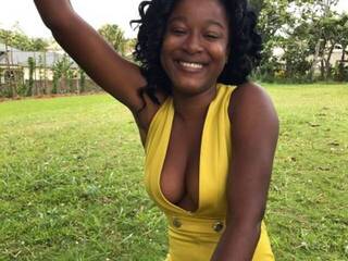 エロティックなビデオチャット NipplePucker