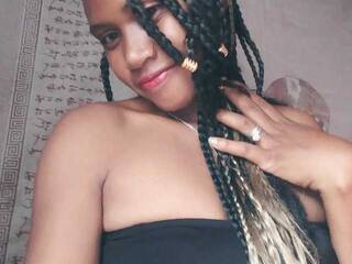 エロティックなビデオチャット NOUFYGAS