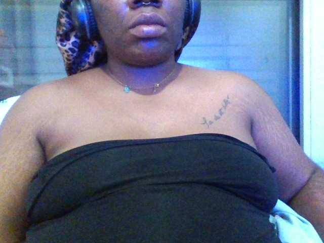 ブロードキャストスクリーンショット NYRIELLE