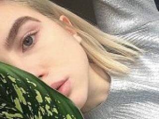 エロティックなビデオチャット oktyabrina