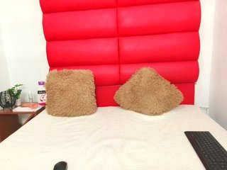エロティックなビデオチャット orianagarcia