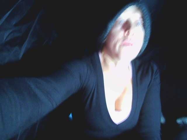 introduction: Evolving fun-loving woman. Canadian -speak only English- welcome diversity- go with change! I am single often sneaking around looking for work ...