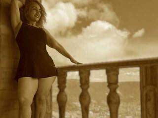 エロティックなビデオチャット Pahola-Bracho