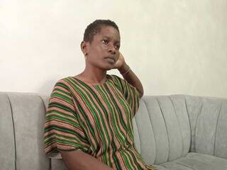 エロティックなビデオチャット Petitegirly