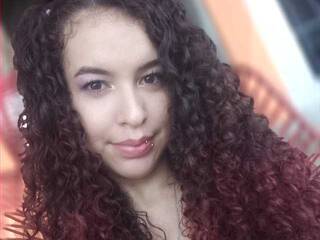 エロティックなビデオチャット petitelucy