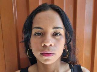 エロティックなビデオチャット Pocajontas25