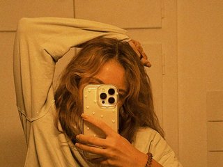 エロティックなビデオチャット poppysweety122